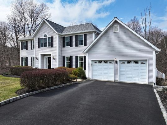 Attached, Exterior, Facade, Farmhouse