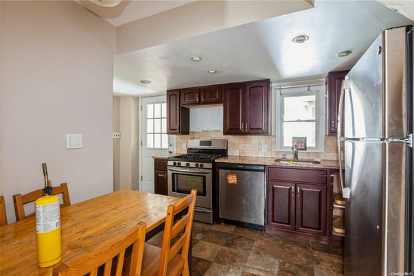 Dining room, Interior, Kitchen, Recessed Lighting, Stainless Steel Appliances