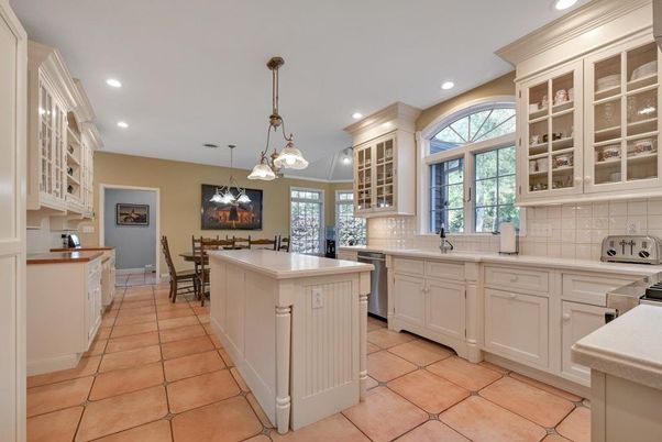 Dining room, Interior, Kitchen, Pendant Lights, Recessed Lighting, Stainless Steel Appliances