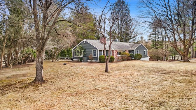 Backyard, Exterior, Facade, Brick Facade, Cape Cod