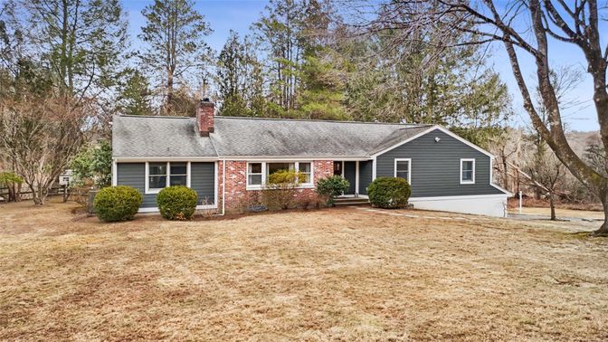Exterior, Facade, Brick Facade, Cape Cod