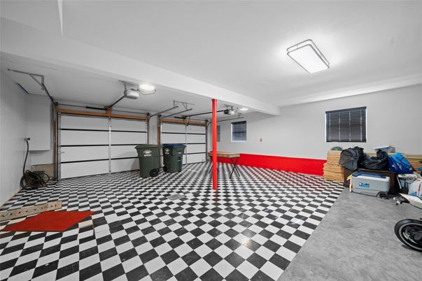 Garage, Interior