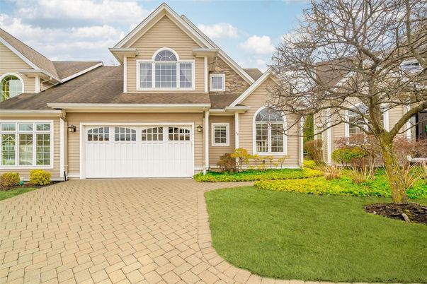 Attached, Exterior, Facade, Ranch