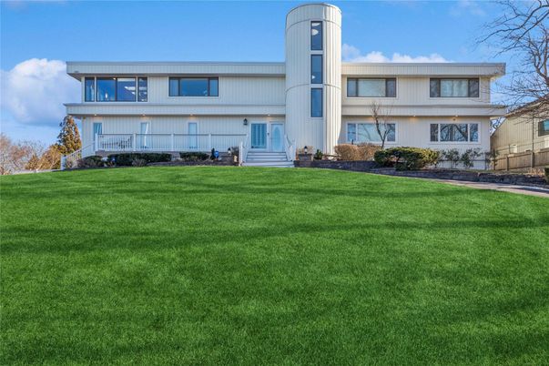Backyard, Exterior, Facade, Raised Ranch