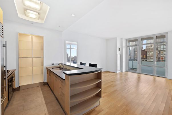Bathroom, Interior, Recessed Lighting, Wood Texture Flooring