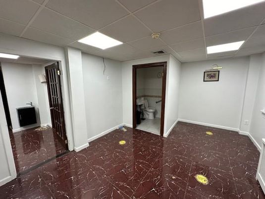 Bathroom, Empty room, Interior, Marble, Recessed Lighting