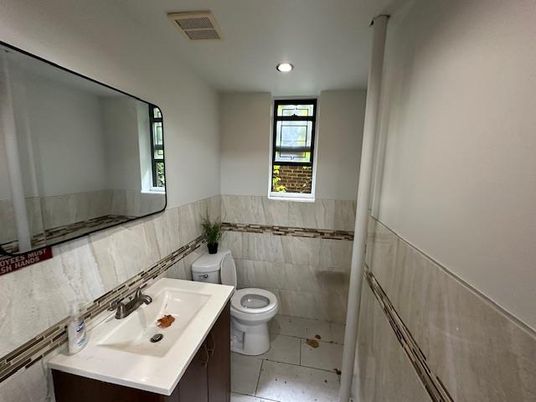 Bathroom, Interior, Recessed Lighting