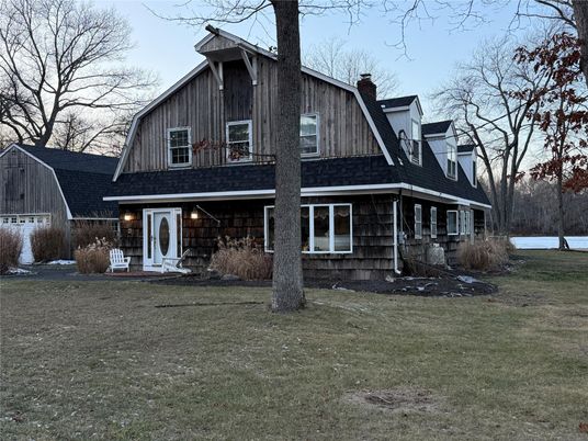 Exterior, Facade, Cape Cod