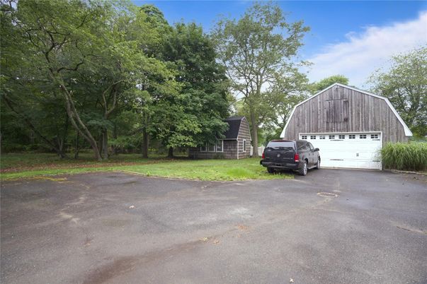 Detached Garage, Exterior