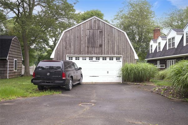 Detached Garage, Exterior