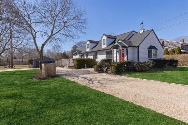Backyard, Exterior, Facade, Cape Cod