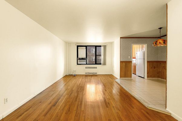 Empty room, Interior, Pendant Lights, Wood Texture Flooring