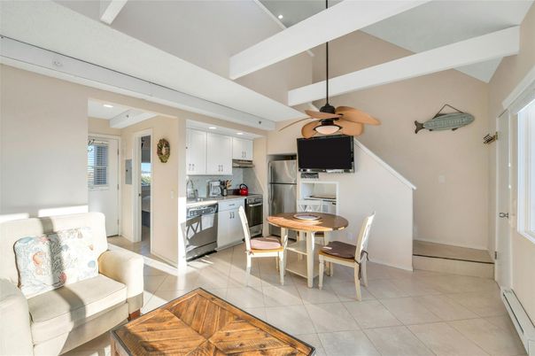 Dining room, Interior, Kitchen, Recessed Lighting, Stainless Steel Appliances