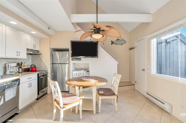 Dining room, Interior, Kitchen, Recessed Lighting