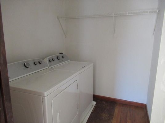 Interior, Utility Closets, Washer, Wood Texture Flooring