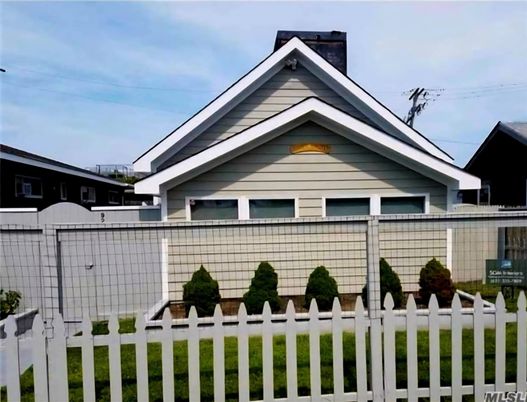 Exterior, Facade, American Craftsman