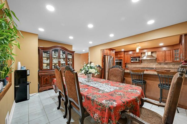Dining room, Interior, Kitchen, Recessed Lighting, Stainless Steel Appliances