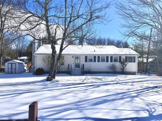 Backyard, Exterior, Facade, Cape Cod