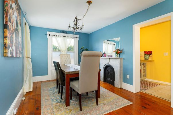 Chandelier, Dining room, Fireplace, Interior, Wood Texture Flooring