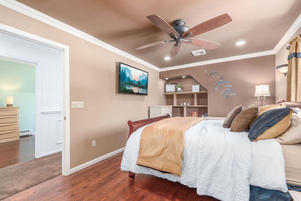 Bedroom, Interior, Recessed Lighting, Wood Texture Flooring