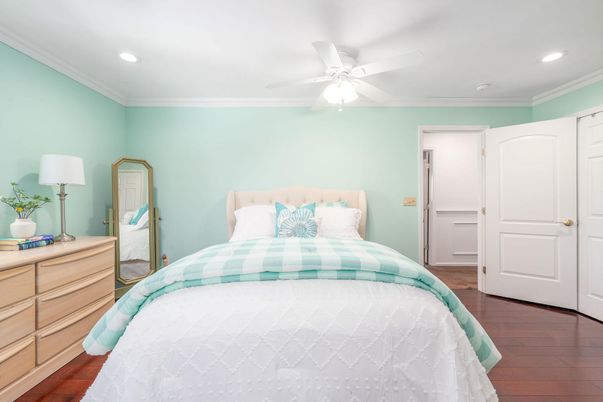 Bedroom, Interior, Recessed Lighting, Wood Texture Flooring