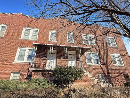 Exterior, Facade, Brick Facade, Rowhouse