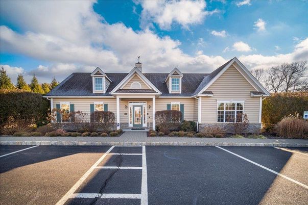 Exterior, Facade, Farmhouse