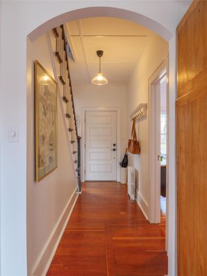 Interior, Pendant Lights, Wood Texture Flooring