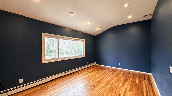 Empty room, Interior, Recessed Lighting, Wood Texture Flooring