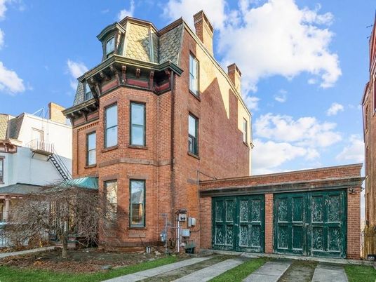 Exterior, Facade, Brick Facade, Rowhouse