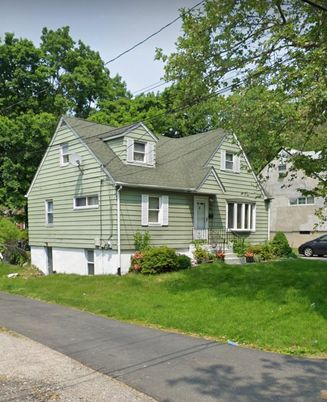 Exterior, Facade, Cape Cod