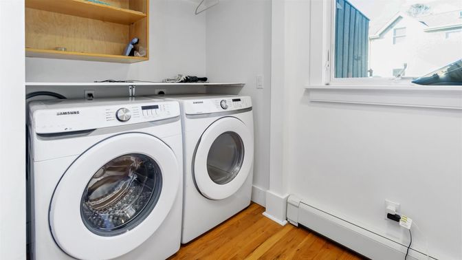 Interior, Utility Closets, Washer, Wood Texture Flooring