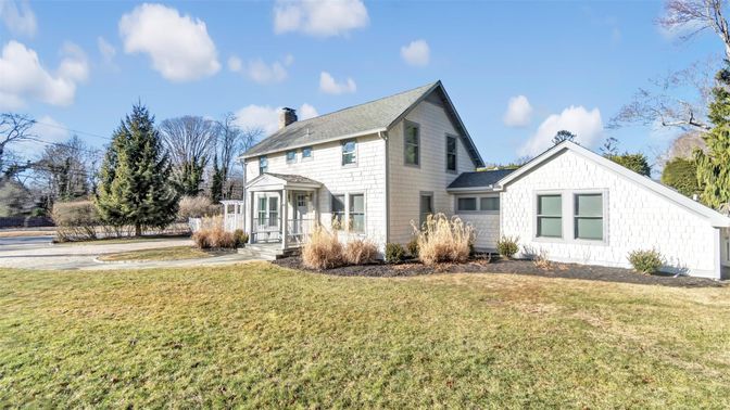 Backyard, Exterior, Facade, Farmhouse