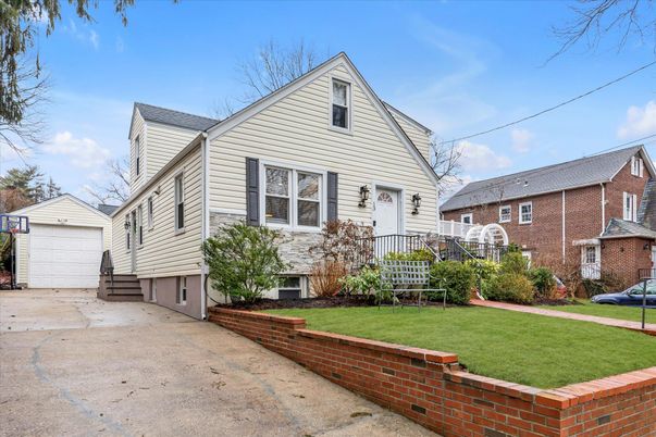 Detached Garage, Exterior