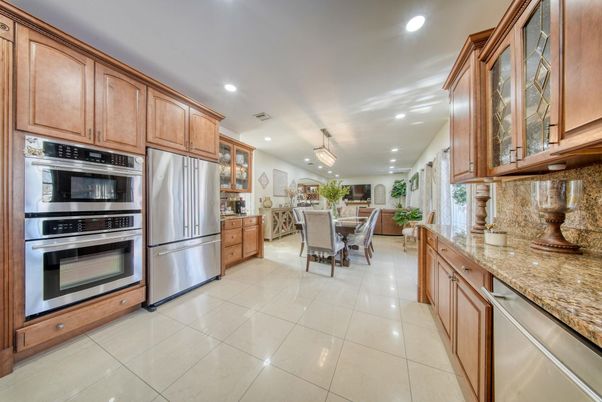 Dining room, Interior, Kitchen, Recessed Lighting, Stainless Steel Appliances