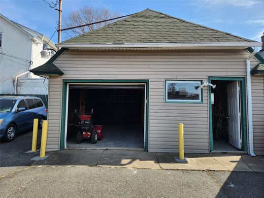 Detached Garage, Exterior
