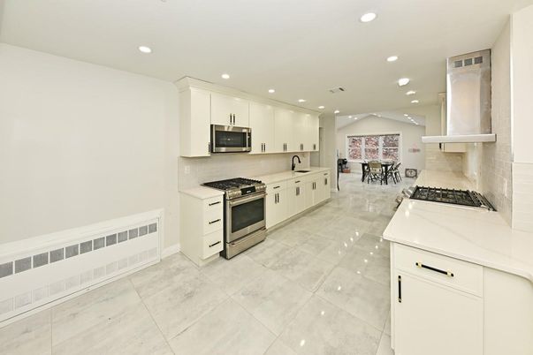Dining room, Interior, Kitchen, Recessed Lighting, Stainless Steel Appliances