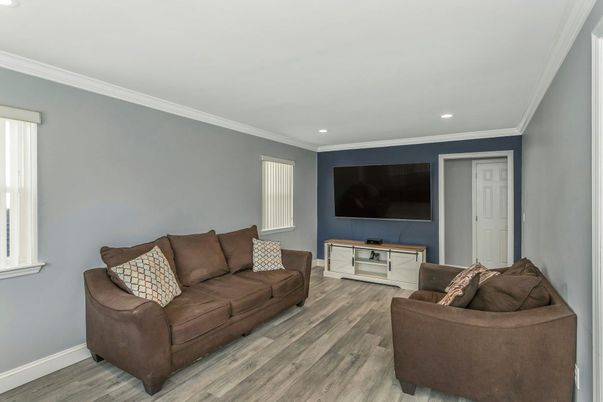 Interior, Living room, Recessed Lighting, Wood Texture Flooring