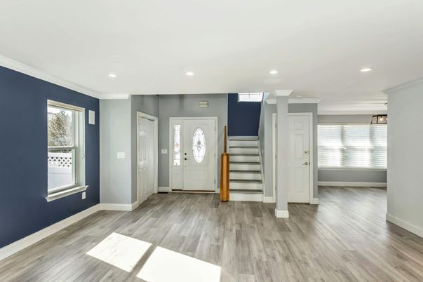 Interior, Recessed Lighting, Wood Texture Flooring