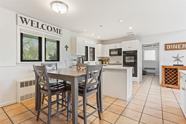 Dining room, Interior, Kitchen, Recessed Lighting