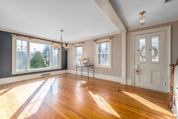 Interior, Pendant Lights, Wood Texture Flooring