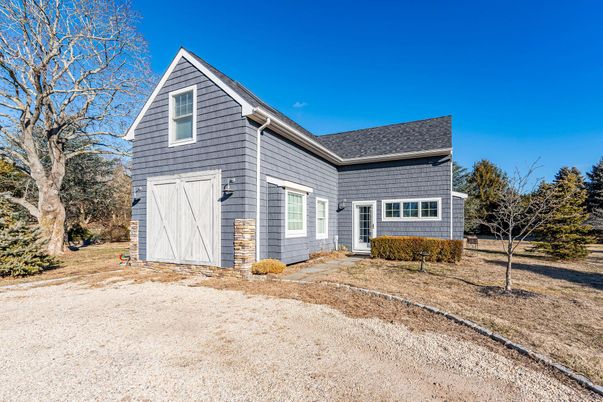 Exterior, Facade, Farmhouse