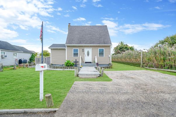 Backyard, Exterior, Facade, Cape Cod