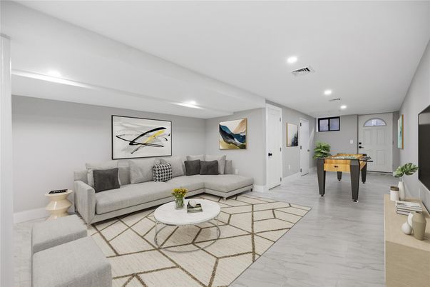 Game Room, Interior, Living room, Marble, Recessed Lighting