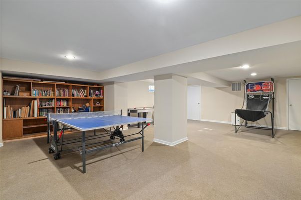 Game Room, Interior, Recessed Lighting