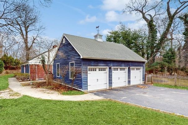 Detached Garage, Exterior
