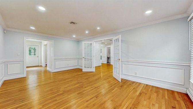 Empty room, Interior, Recessed Lighting, Wood Texture Flooring