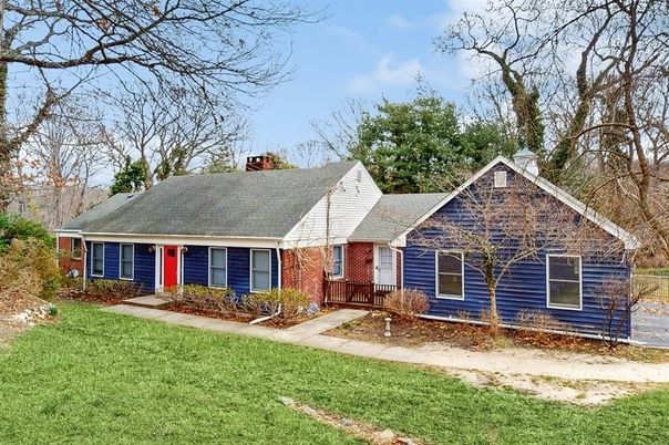 Exterior, Facade, Brick Facade, Cape Cod