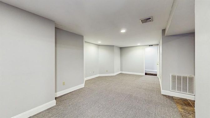Empty room, Interior, Recessed Lighting