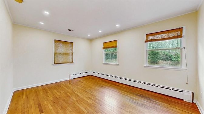 Empty room, Interior, Recessed Lighting, Wood Texture Flooring
